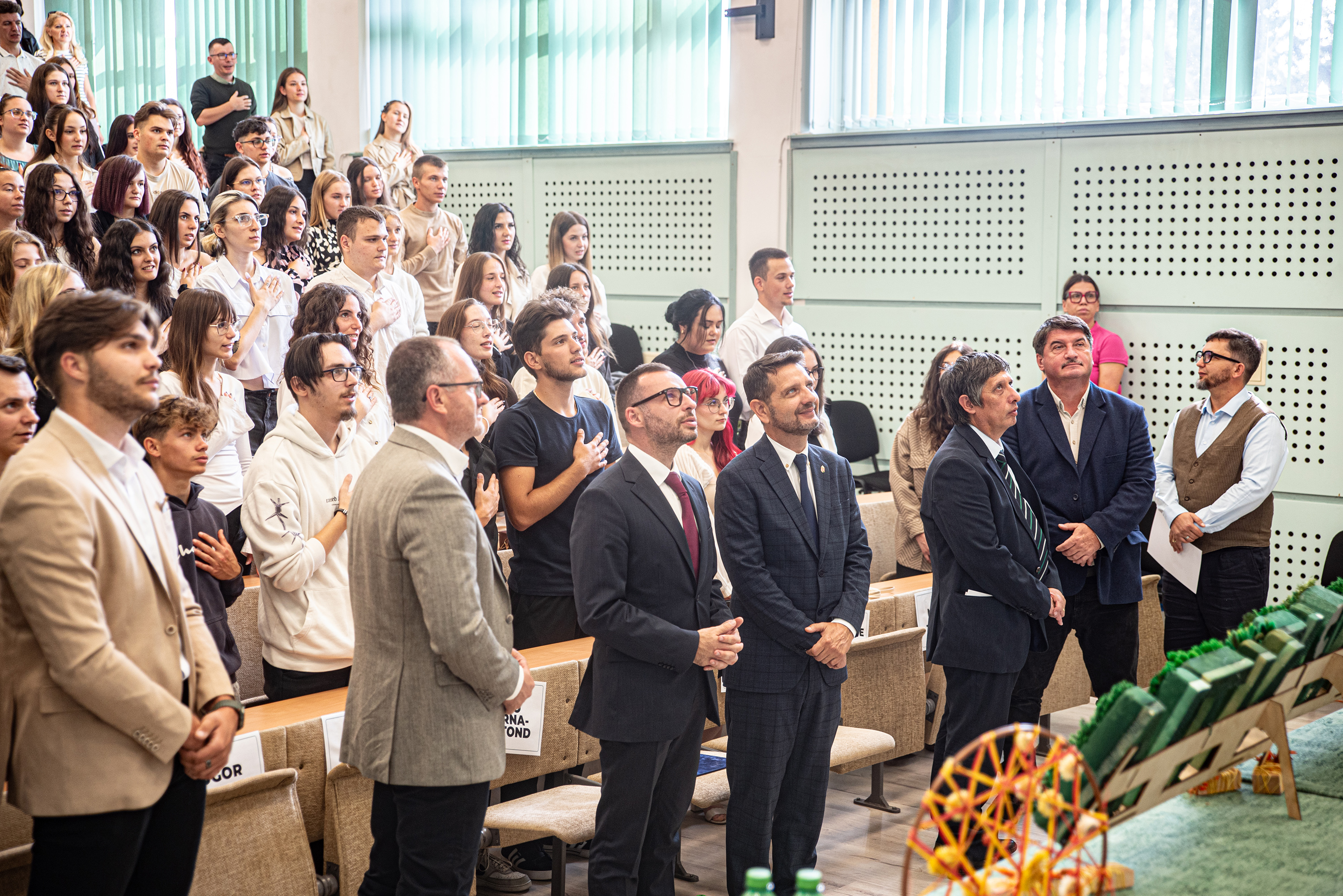 Küldetés: tudás, hit, közösség